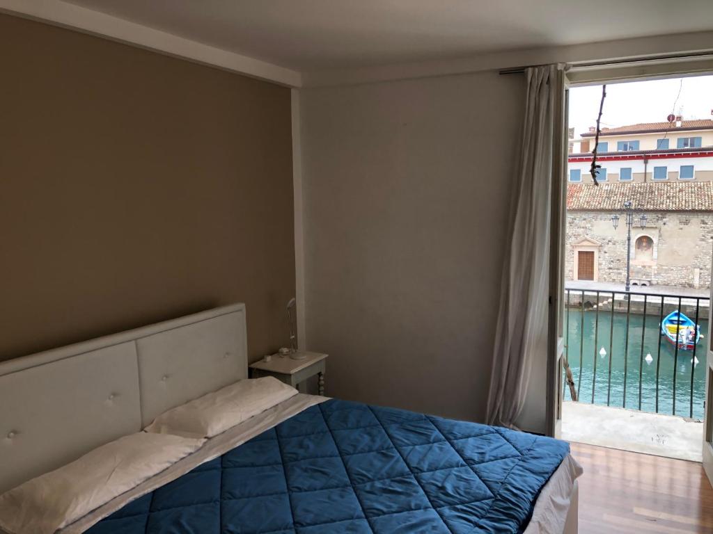 Lacisivm Lake View room 5